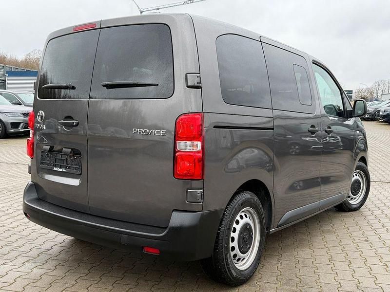 Gebraucht Toyota Proace 120 PS (88 kW) 2023 Grau Van / Kleinbus