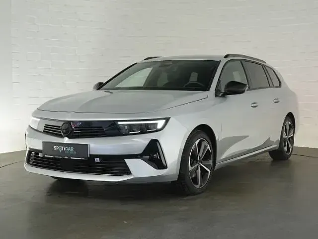 Gebraucht Opel Astra 131 PS (96 kW) 2024 Kristall silber Kleinwagen