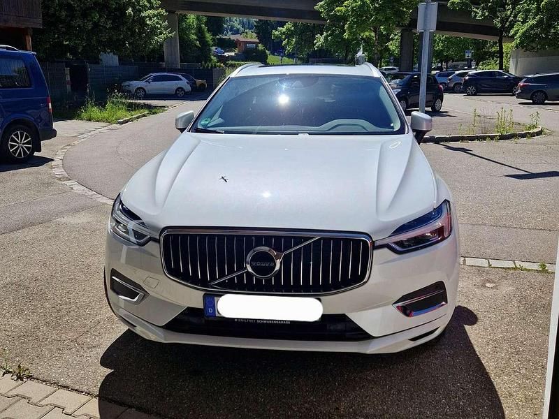 Weiß Gebraucht 2017 Volvo XC60 Inscription SUV | 31.500 € (Teuer) - Bild 1/4