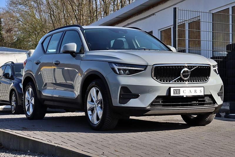 Gebraucht Volvo XC40 129 PS (94 kW) 2024 Grau SUV