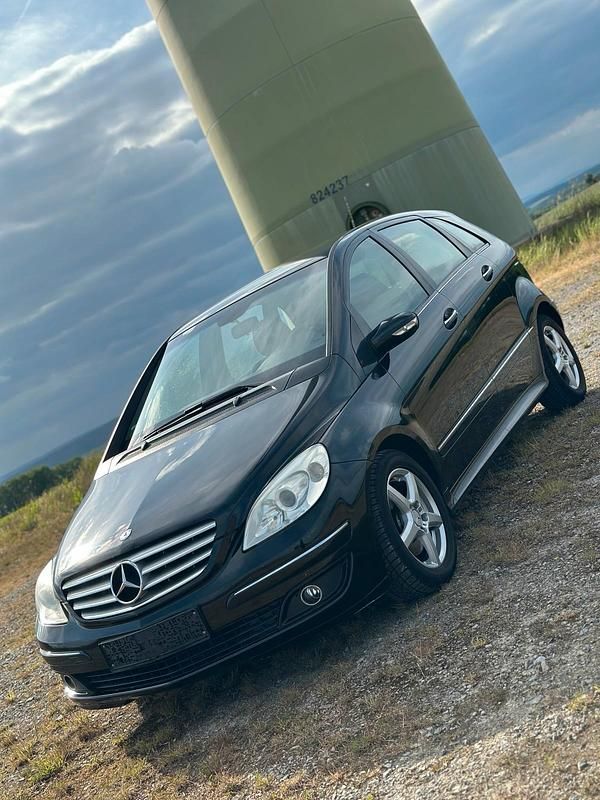 Schwarz Gebraucht 2006 Mercedes B180 Van / Kleinbus | 3.500 € (Etwas zu teuer) - Bild 1/4