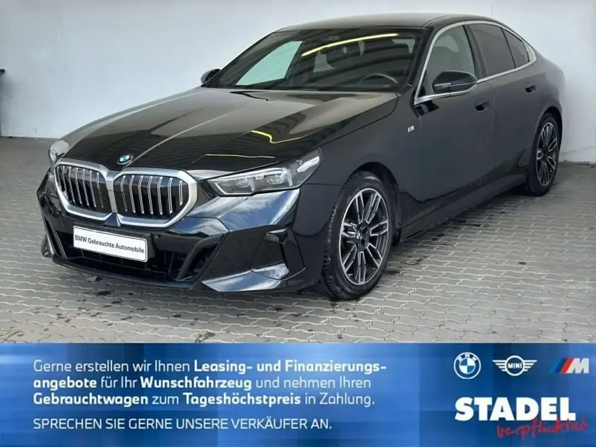 Gebraucht BMW 520 M Sport 197 PS (144 kW) 2024 Schwarz Limousine