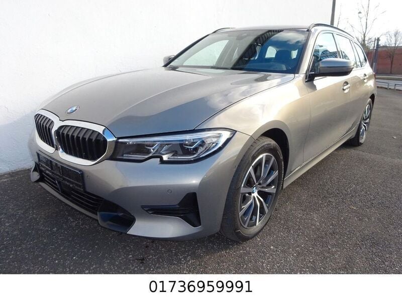 Grau Gebraucht 2021 BMW 330 Sport Line Limousine | 24.000 € (Guter Preis) - Bild 1/4