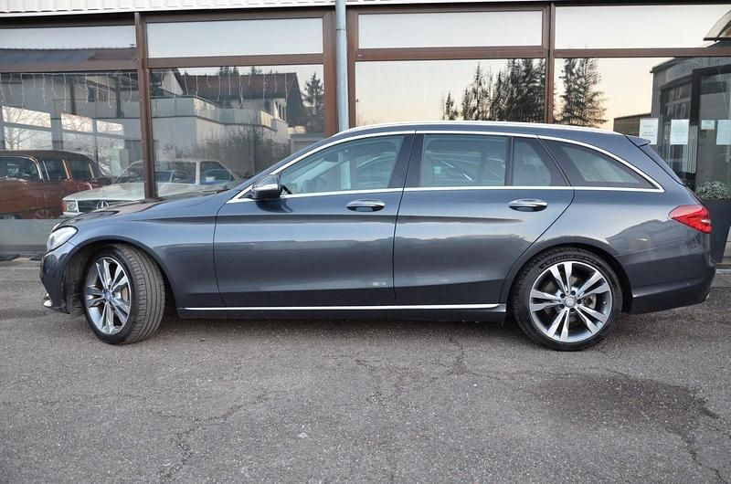 Gebraucht Mercedes C250 204 PS (150 kW) 2015 Grau Kombi