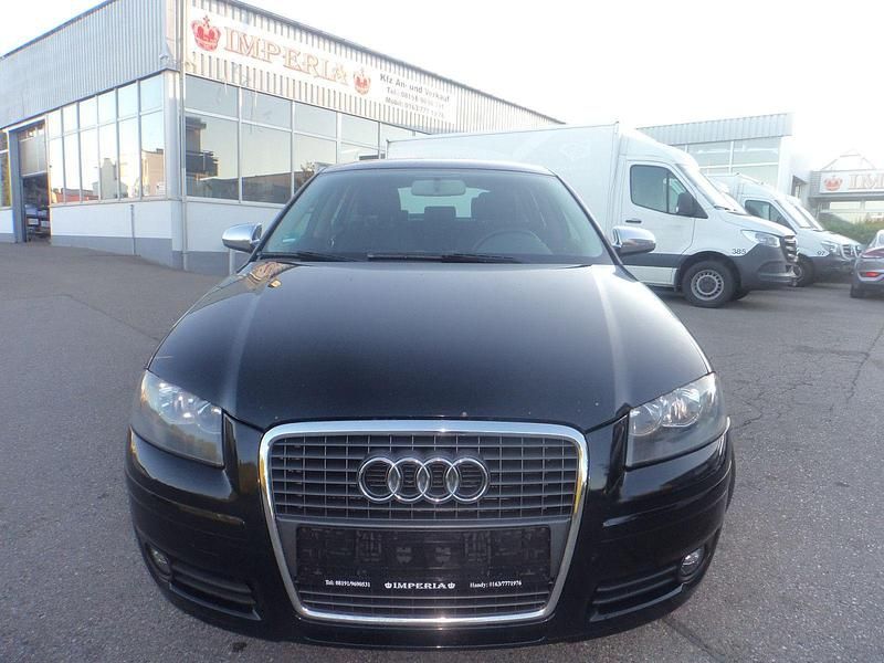 Schwarz Gebraucht 2007 Audi A3 Sportback Ambition Kleinwagen | 3.499 € (Fairer Preis) - Bild 1/4