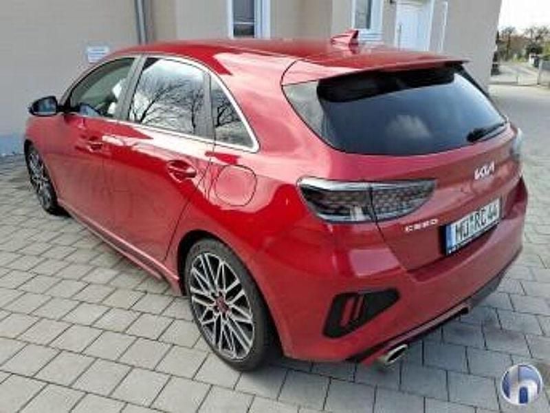 Gebraucht Kia Ceed GT Comfort 204 PS (150 kW) 2023 Rot Limousine