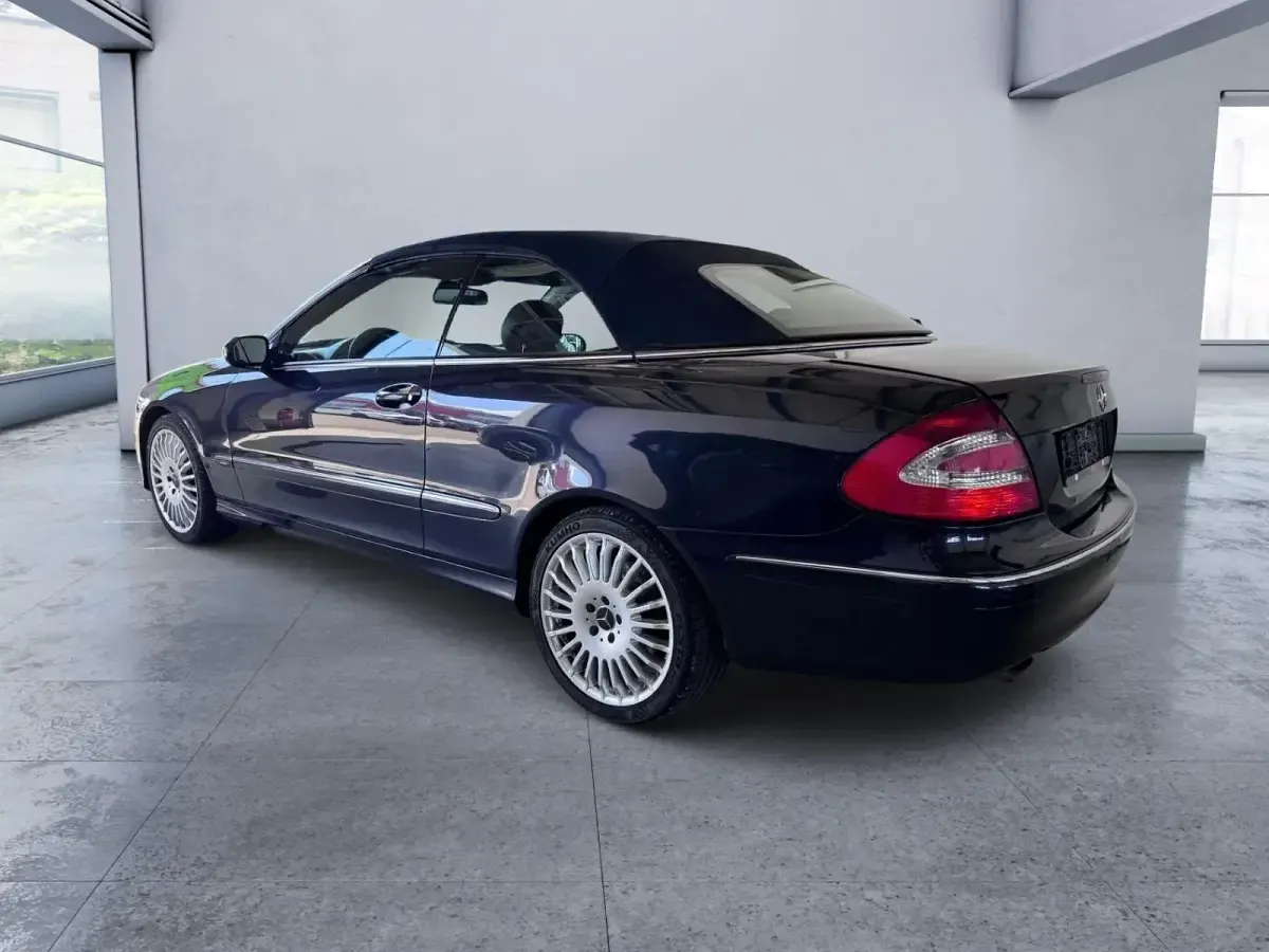 Gebraucht Mercedes CLK200 184 PS (135 kW) 2008 Blau Cabrio