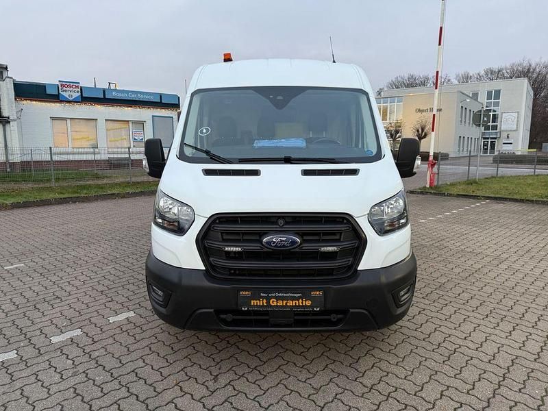 Gebraucht Ford Transit Trend 131 PS (96 kW) 2022 Weiß Van / Kleinbus
