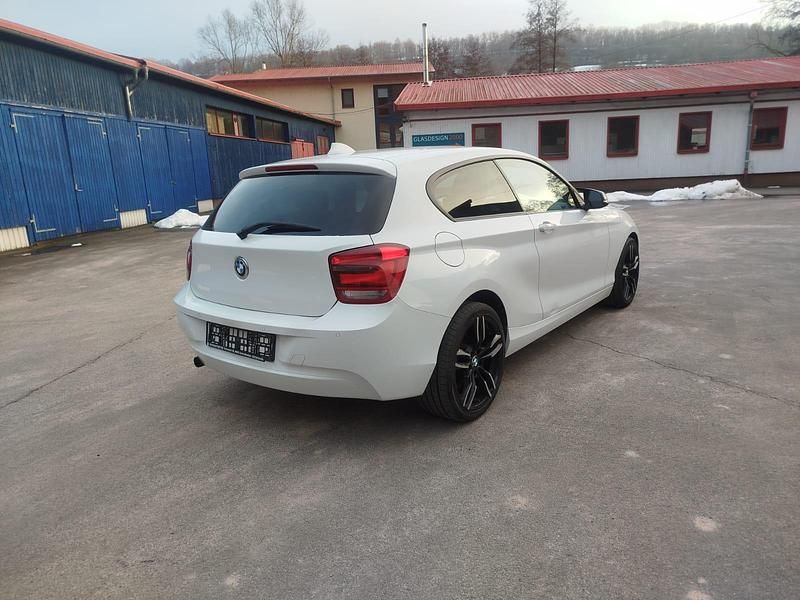 Gebraucht BMW 114 110 PS (80 kW) 2013 Weiß Kleinwagen