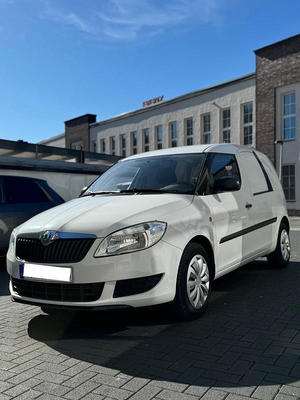Weiß Gebraucht 2011 Skoda Roomster Van / Kleinbus | 3.000 € (Guter Preis) - Bild 1/4