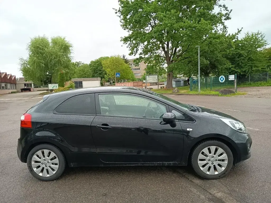Gebraucht Kia Rio DREAM-TEAM Edition 86 PS (63 kW) 2013 Schwarz Kleinwagen