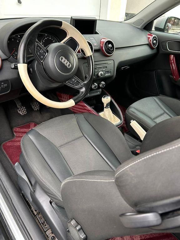 Schwarz Gebraucht 2012 Audi A1 Ambition Kleinwagen | 4.850 € (Fairer Preis) - Bild 1/4