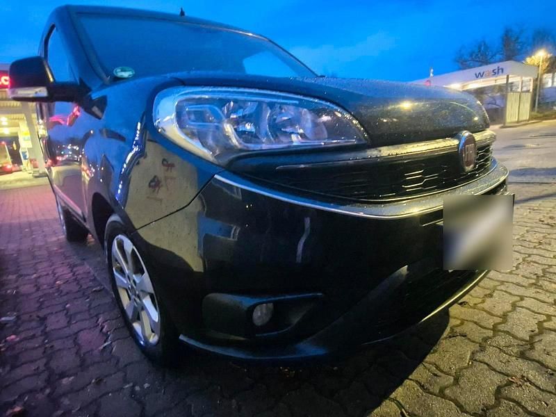 Gebraucht Fiat Doblò 2015 Schwarz Van / Kleinbus