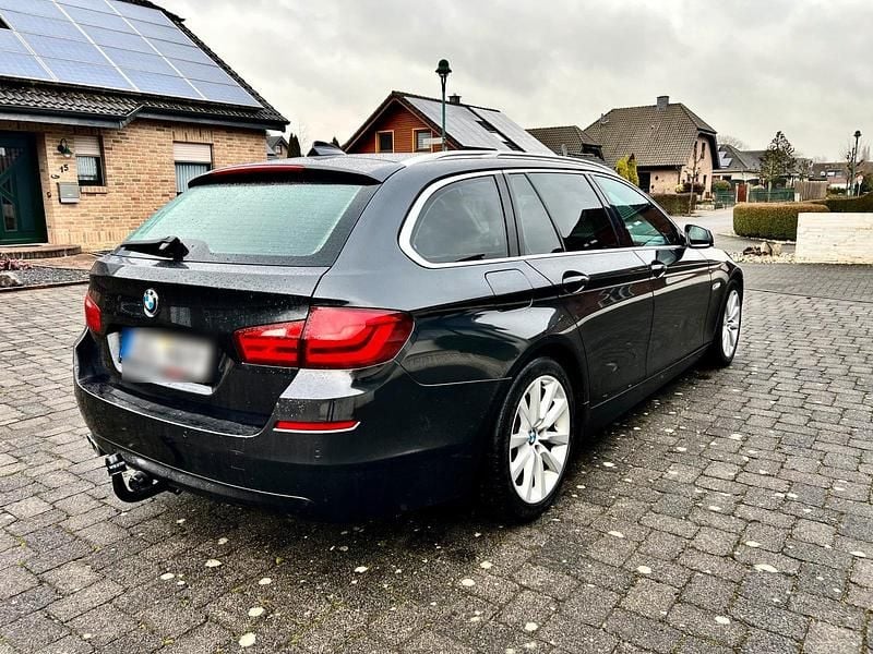 Gebraucht BMW 530 258 PS (189 kW) 2012 Grau Kombi