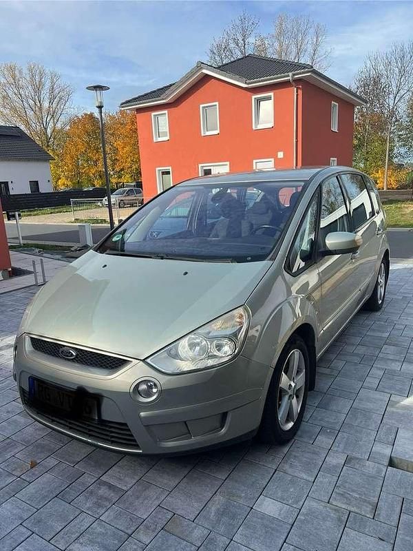 Gebraucht Ford S-MAX Titanium 175 PS (128 kW) 2009 Van / Kleinbus