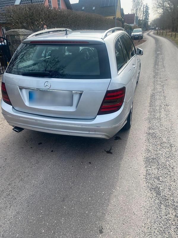 Gebraucht Mercedes 220 170 PS (125 kW) 2011 Silber Kombi