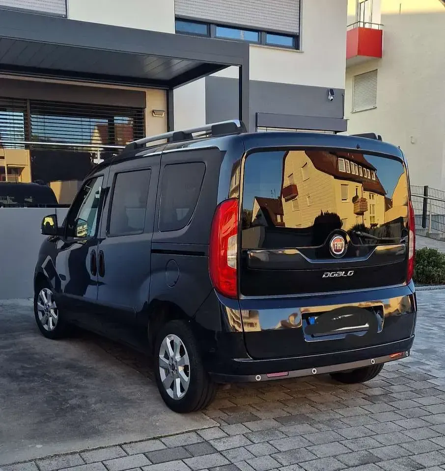 Gebraucht Fiat Doblò Lounge 120 PS (88 kW) 2017 Schwarz Van / Kleinbus
