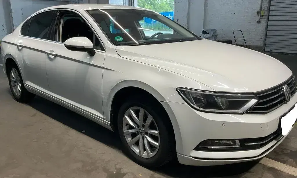 Gebraucht VW Passat Comfortline 150 PS (110 kW) 2015 Weiß Limousine
