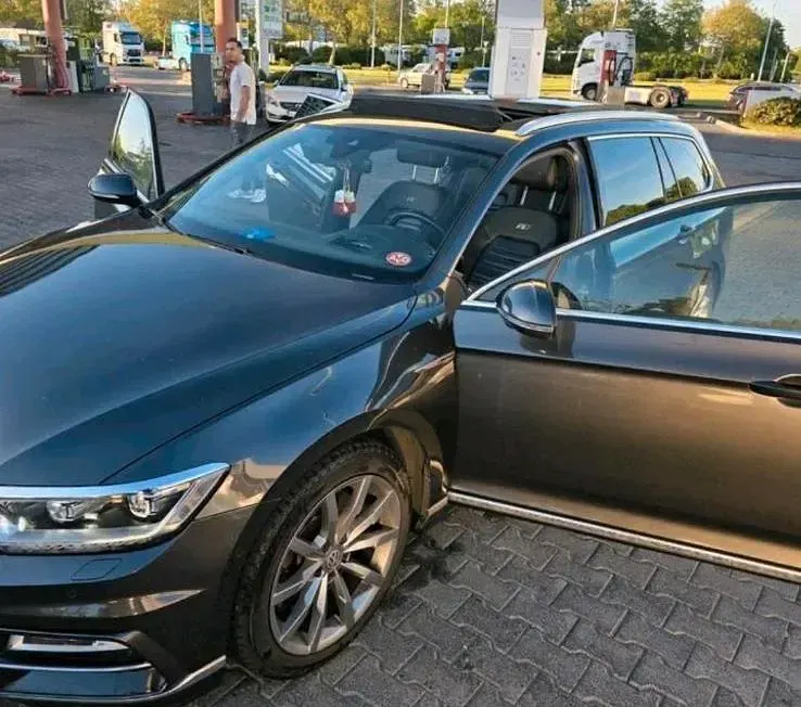 Gebraucht VW Passat R-line 239 PS (175 kW) 2018 Schwarz Kombi