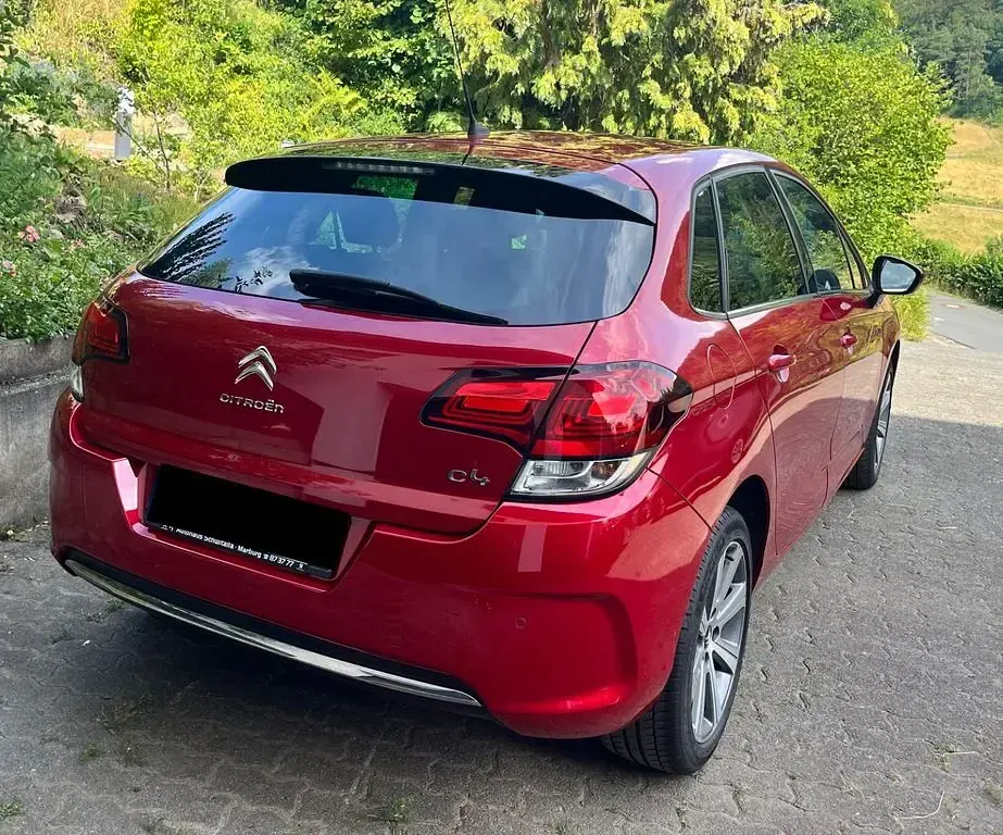 Gebraucht Citroën C4 SELECTION 131 PS (96 kW) 2018 Rot Limousine