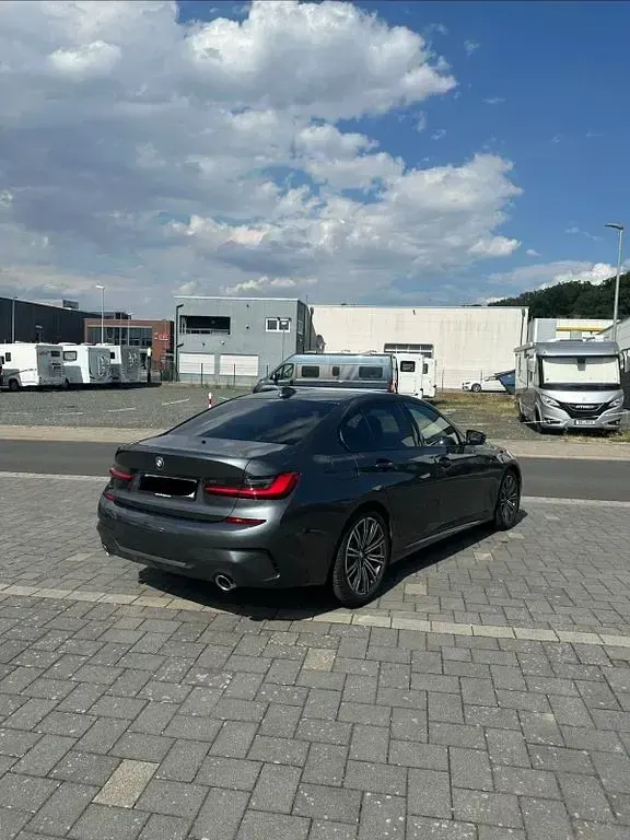 Gebraucht BMW 330 M Sport 258 PS (189 kW) 2019 Grau Limousine