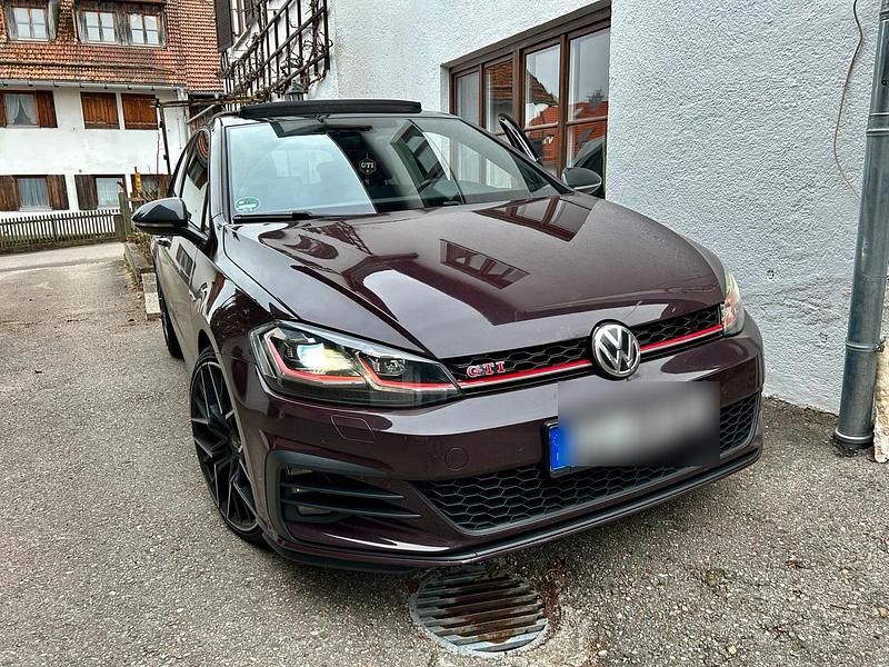 Schwarz Gebraucht 2018 VW Golf VII GTI Limousine | 18.199 € (Guter Preis) - Bild 1/4