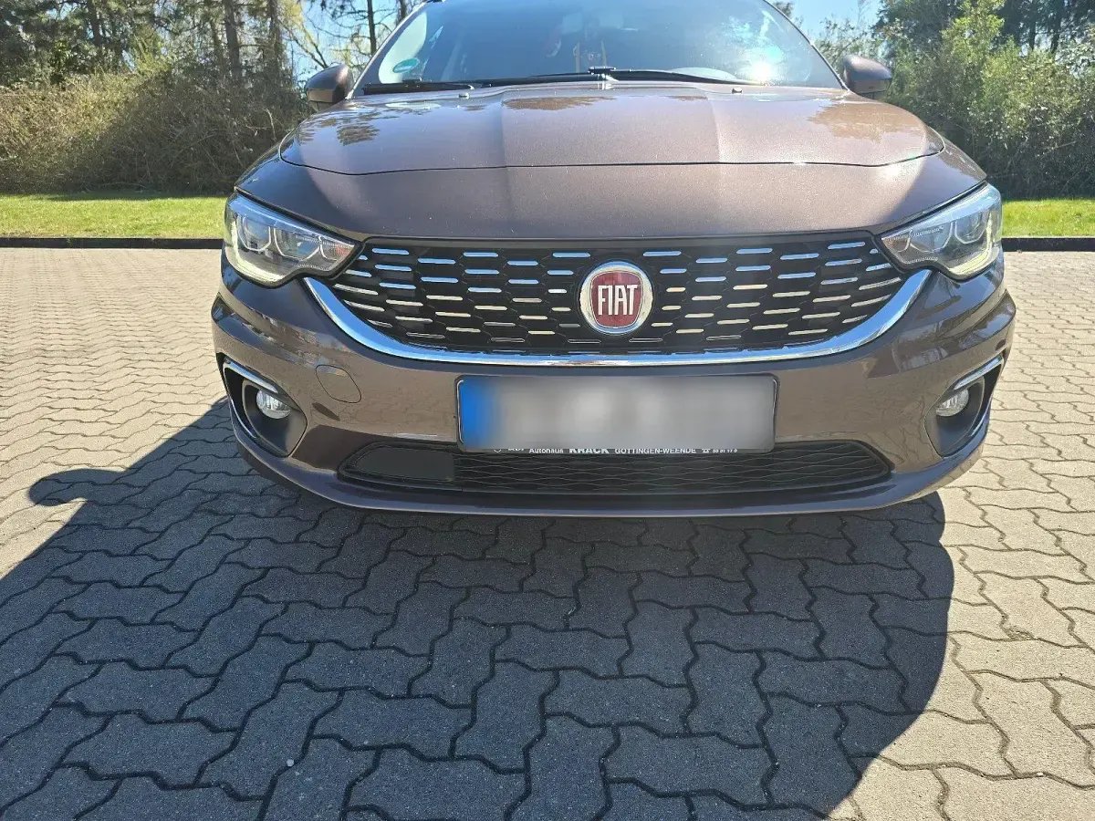 Usata Fiat Tipo Lounge 120 CV (88 kW) 2017 Marrone Station wagon