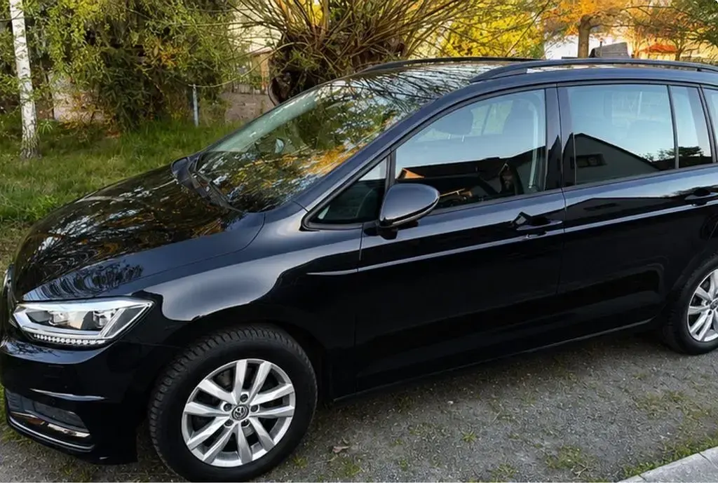 Gebraucht VW Touran Comfortline 150 PS (110 kW) 2018 Schwarz Van / Kleinbus