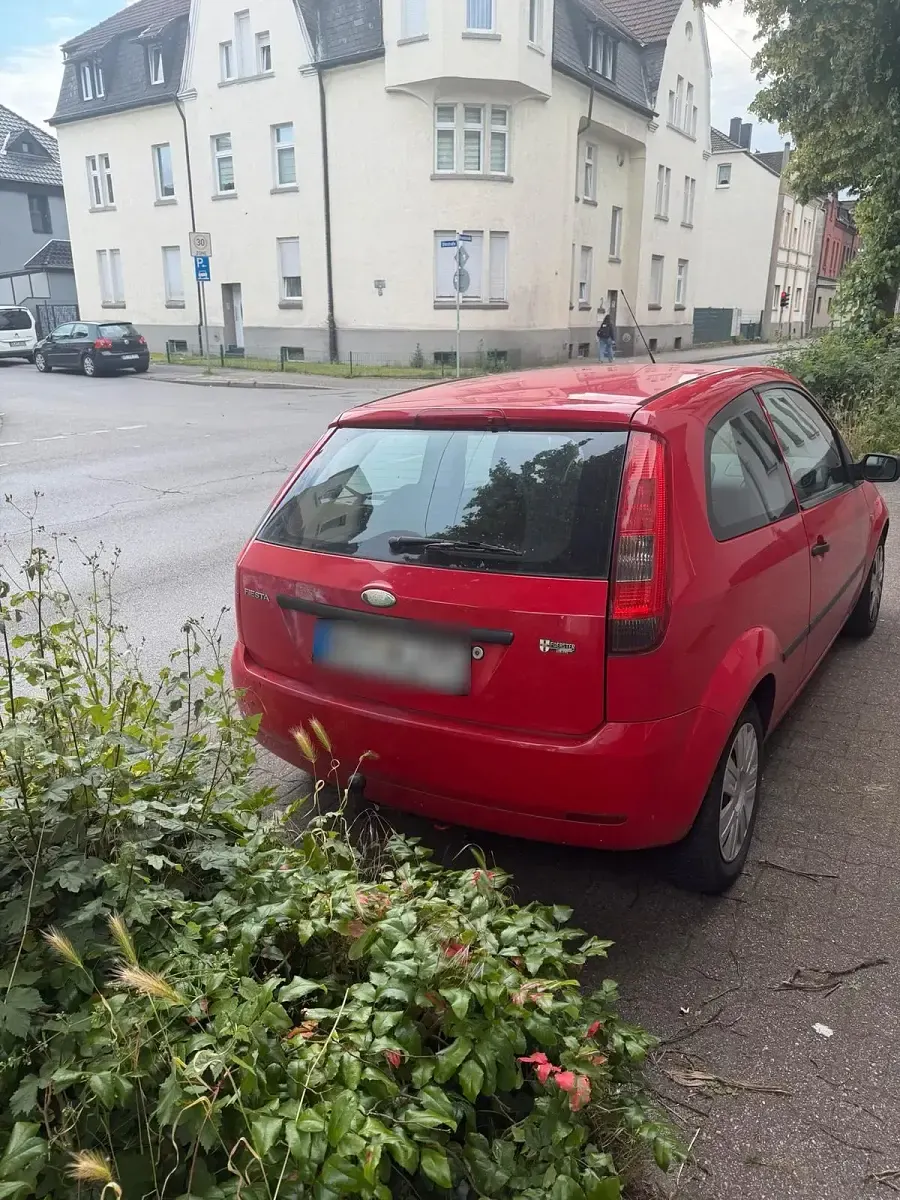 Gebraucht Ford Fiesta 63 PS (46 kW) 2005 Rot Kleinwagen