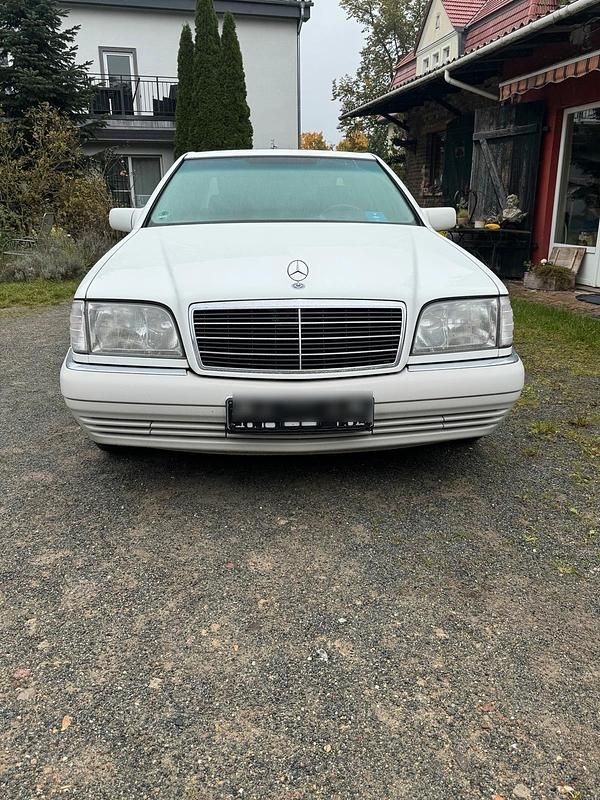 Weiß Gebraucht 1995 Mercedes S320 Limousine | 16.900 € - Bild 1/4