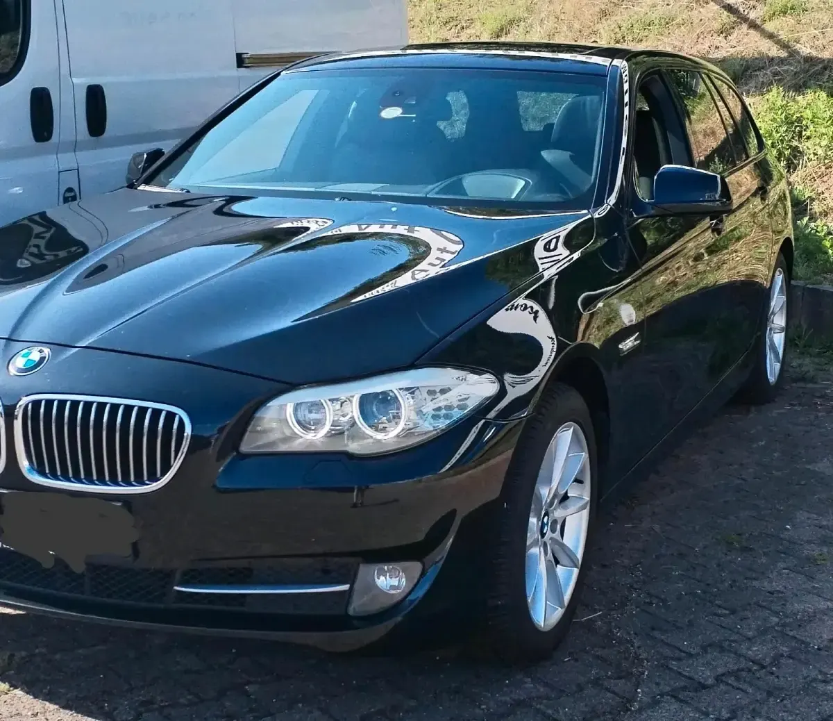 Gebraucht BMW 530 258 PS (189 kW) 2011 Schwarz Kombi