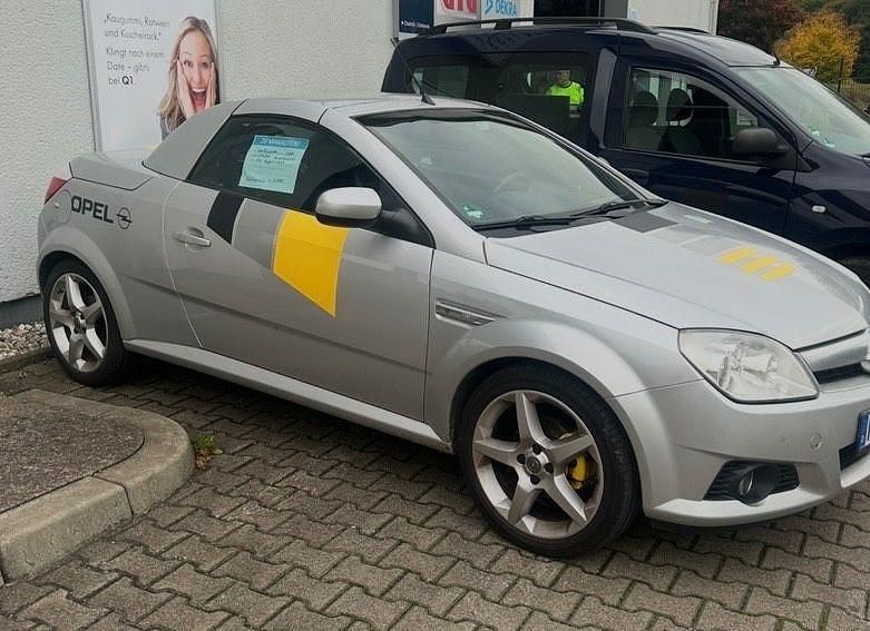 Gebraucht Opel Tigra 125 PS (91 kW) 2006 Silber Cabrio