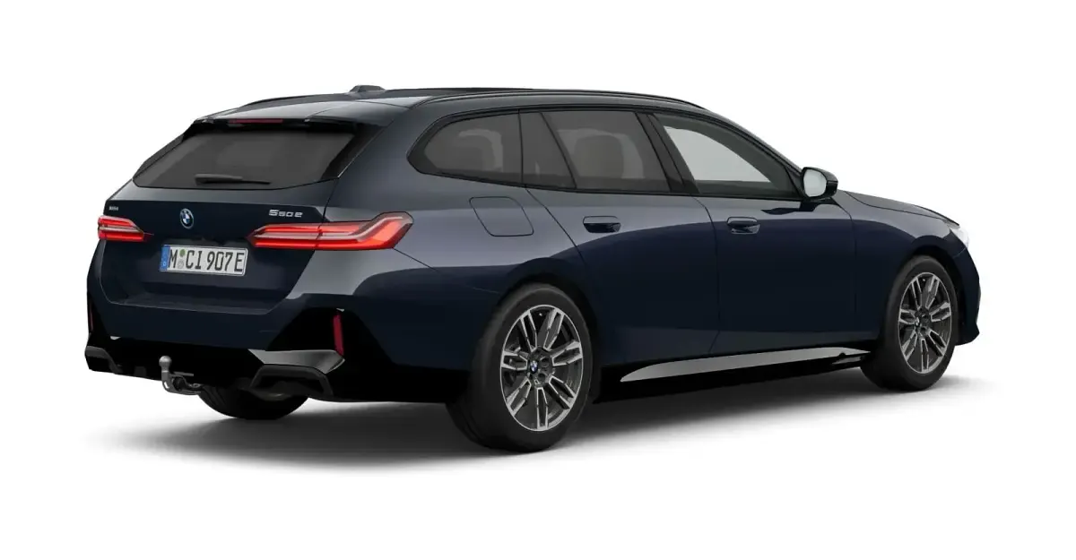 Gebraucht BMW 550e Comfort Edition 489 PS (359 kW) 2026 Schwarz Kombi