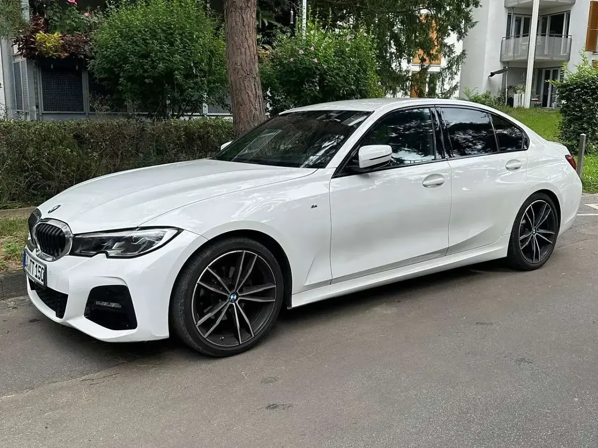 Gebraucht BMW 320 M Sport 190 PS (139 kW) 2020 Weiß Limousine