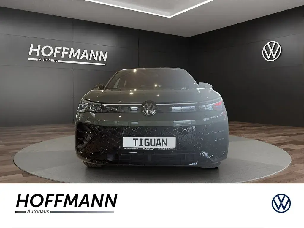 Gebraucht VW Tiguan R-line 150 PS (110 kW) 2026 Grün SUV