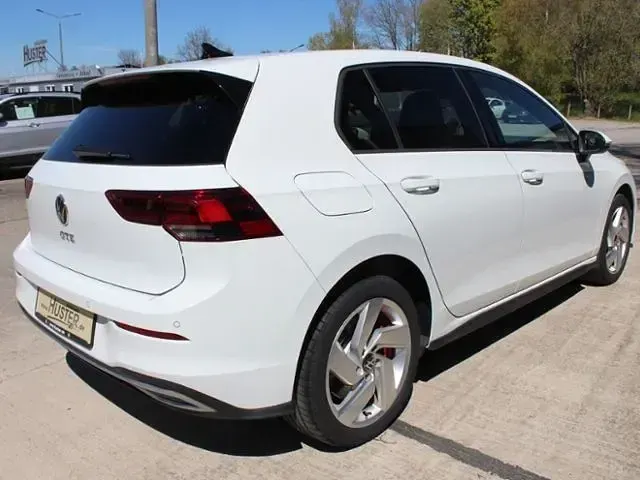 Gebraucht VW Golf VIII GTE 245 PS (180 kW) 2021 Pure white 5934 Limousine
