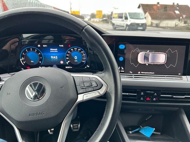 Gebraucht VW Golf VII Active 150 PS (110 kW) 2021 Schwarz Kleinwagen