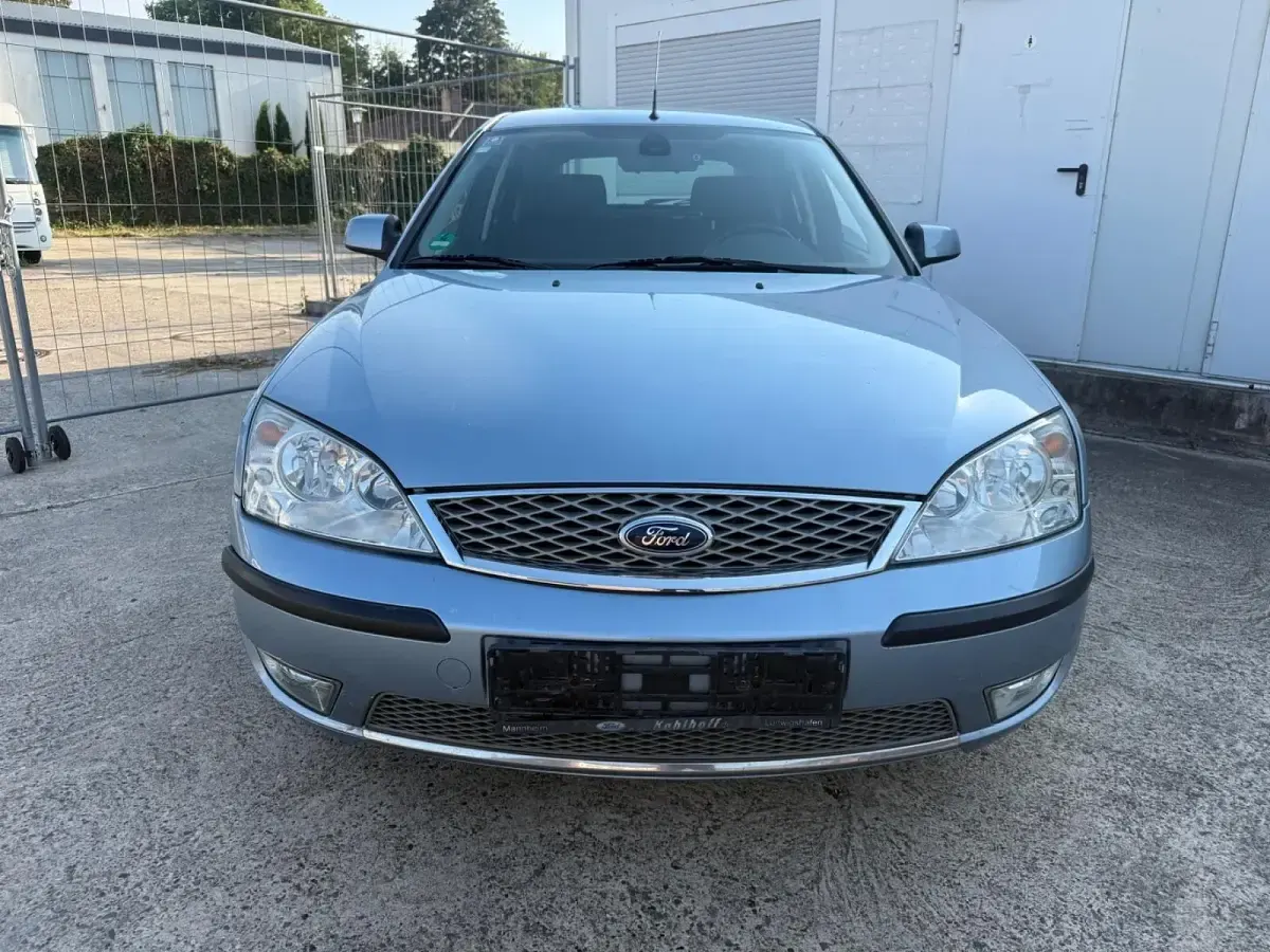 Gebraucht Ford Mondeo 125 PS (91 kW) 2006 Silber Limousine