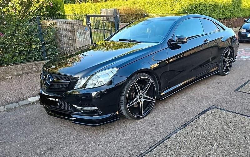 Schwarz Gebraucht 2013 Mercedes 250 Coupé | 13.700 € (Superpreis) - Bild 1/4