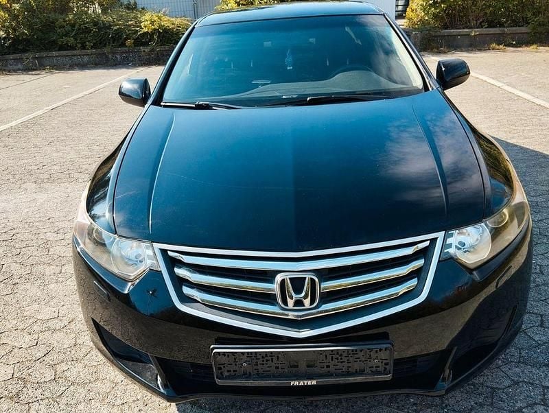 Schwarz Gebraucht 2009 Honda Accord Comfort Limousine | 6.650 € (Fairer Preis) - Bild 1/4