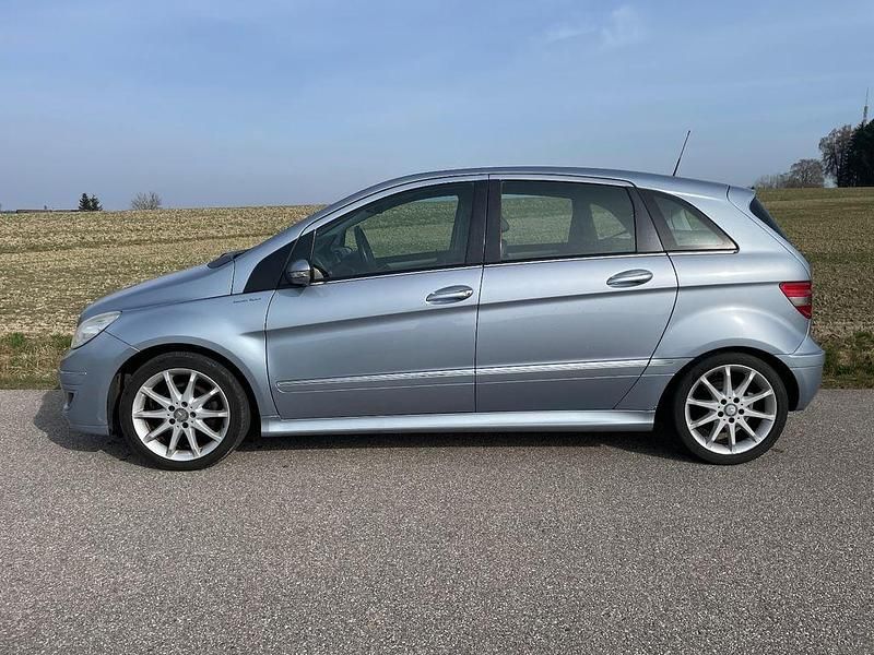 Gebraucht Mercedes B180 109 PS (80 kW) 2007 Blau Van / Kleinbus