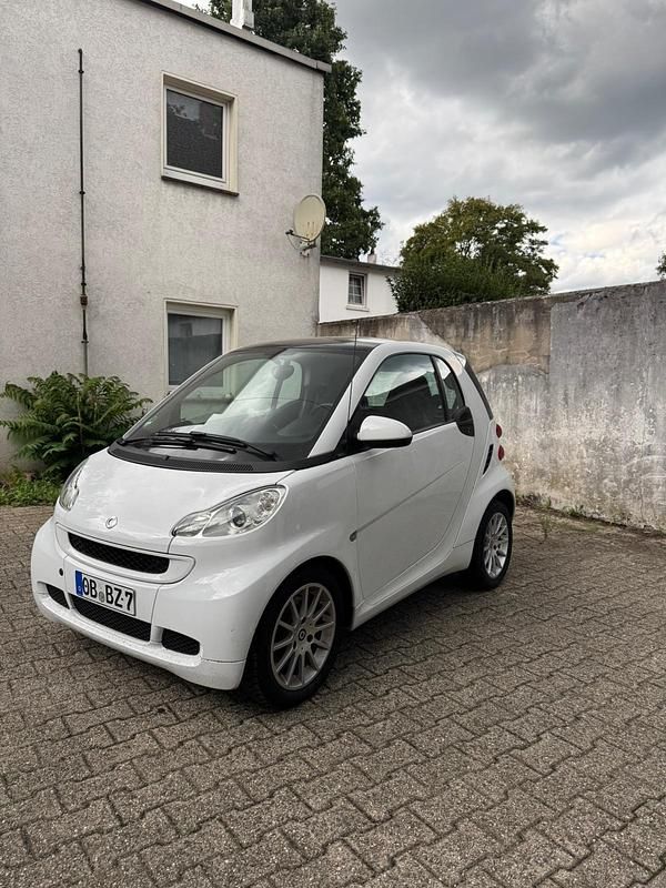 Weiß Gebraucht 2012 Smart ForTwo Coupé Coupé | 3.850 € (Guter Preis) - Bild 1/4