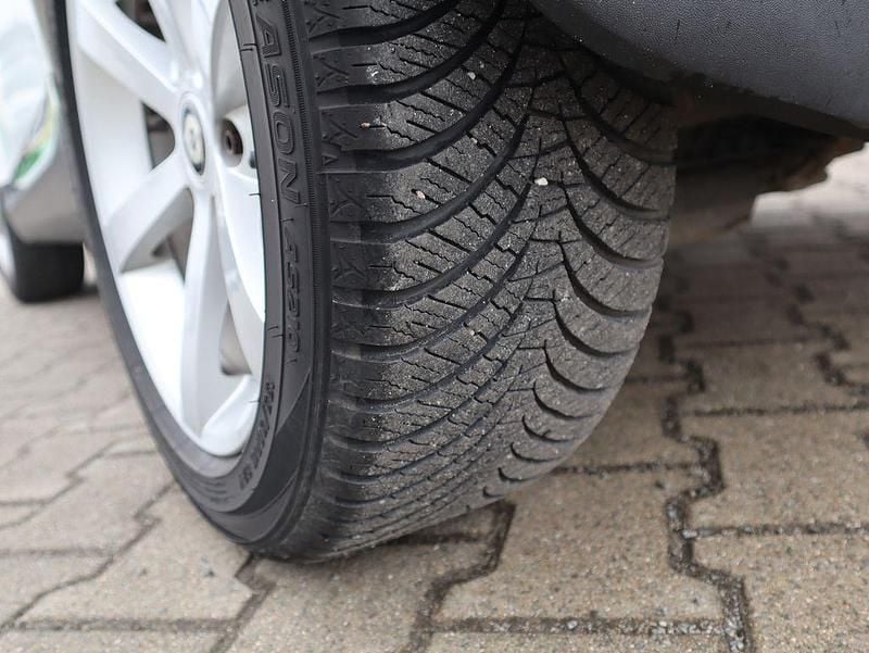 Gebraucht Smart ForTwo Cabrio Basis 84 PS (61 kW) 2010 Weiß Cabrio