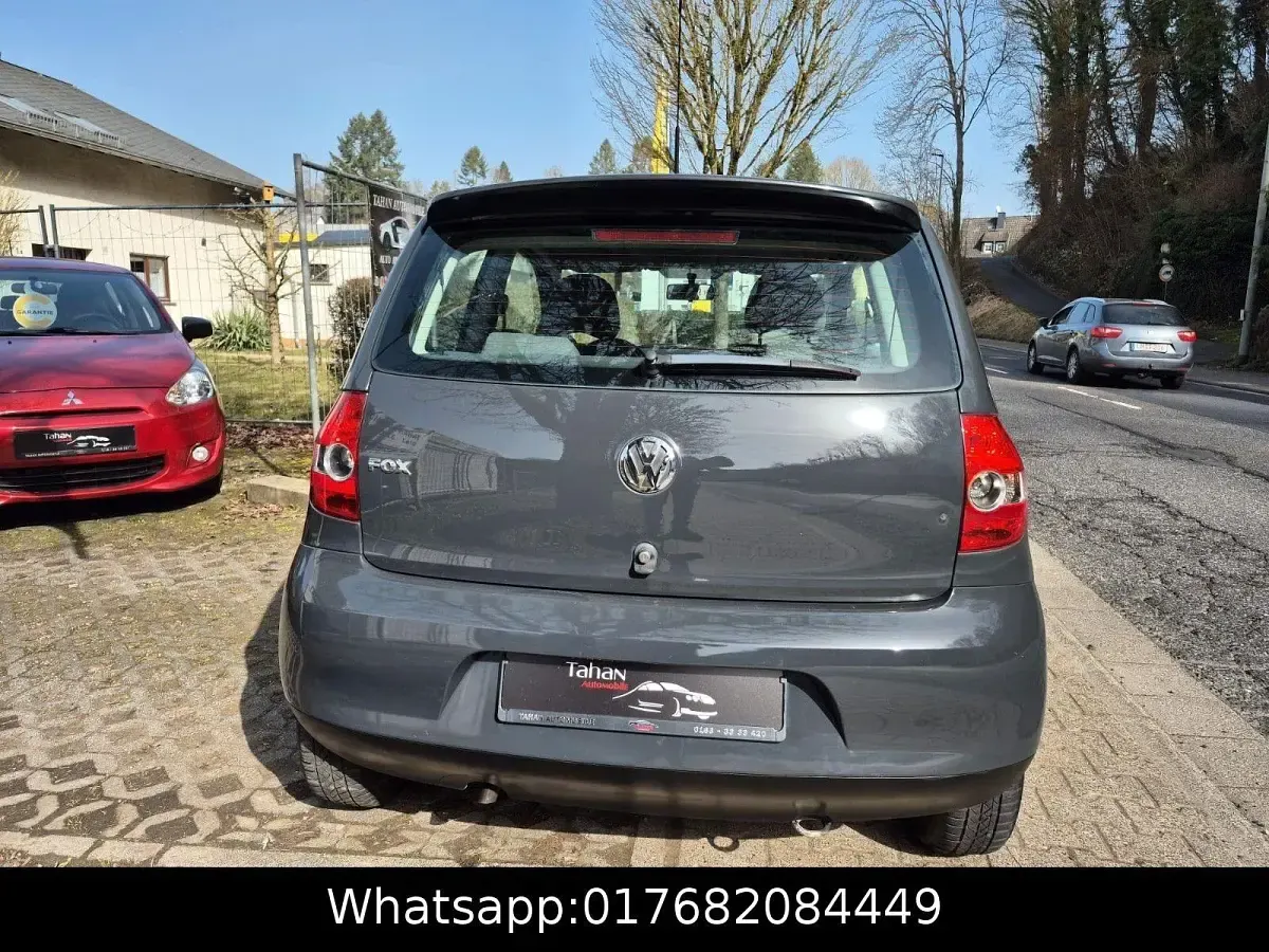 Gebraucht VW Fox Style 54 PS (39 kW) 2011 Grau Kleinwagen