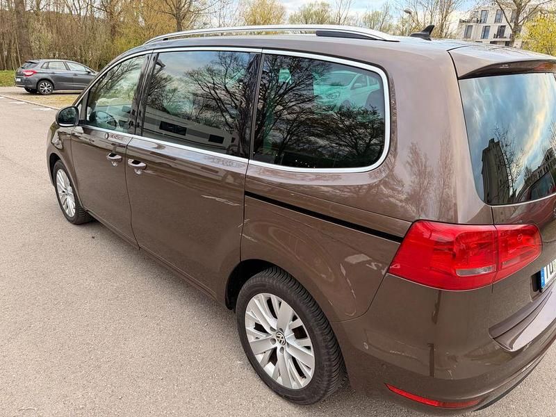Gebraucht VW Sharan Life 177 PS (130 kW) 2013 Braun Van / Kleinbus