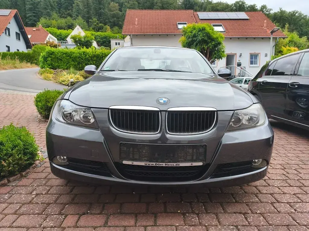 Gebraucht BMW 320 Sport Line 150 PS (110 kW) 2005 Grau Limousine