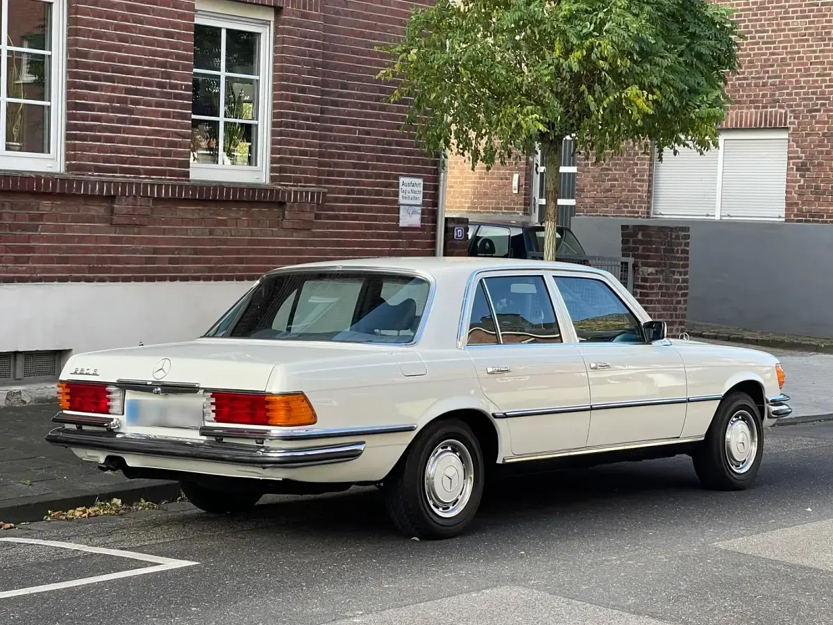 Gebraucht Mercedes S280 156 PS (114 kW) 1977 Weiß Limousine