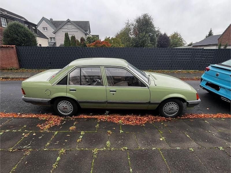 Gebraucht Opel Rekord 90 PS (66 kW) 1983 Grün Limousine
