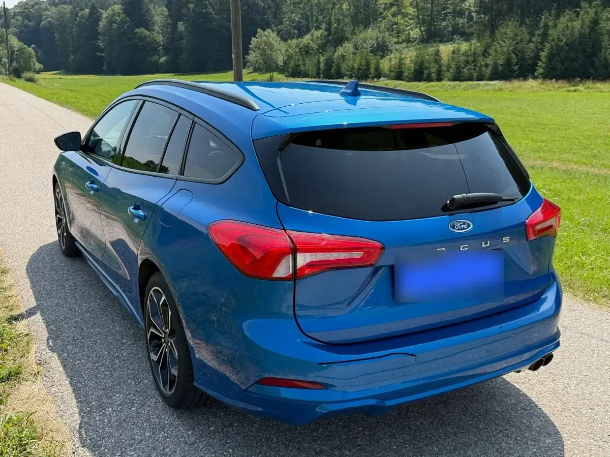 Gebraucht Ford Focus ST 182 PS (133 kW) 2019 Blau Kombi