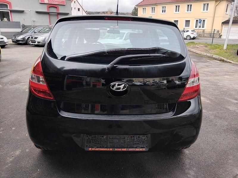 Gebraucht Hyundai i20 Style 101 PS (74 kW) 2009 Schwarz Kleinwagen